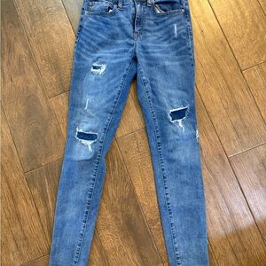 Stylish Blue Distressed Women's Jeans